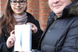 Gewinnerin des iPad mini ausgelost